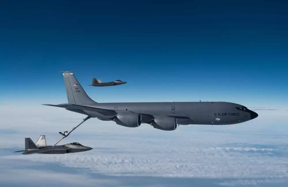 KC135